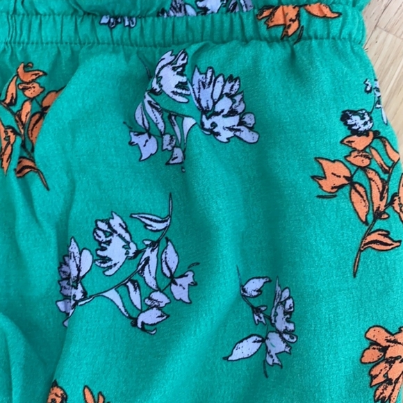 Lost + Wander Kelly Green Jumpsuit with Botanical Print & Sash Belt. Like New! - Picture 5 of 8